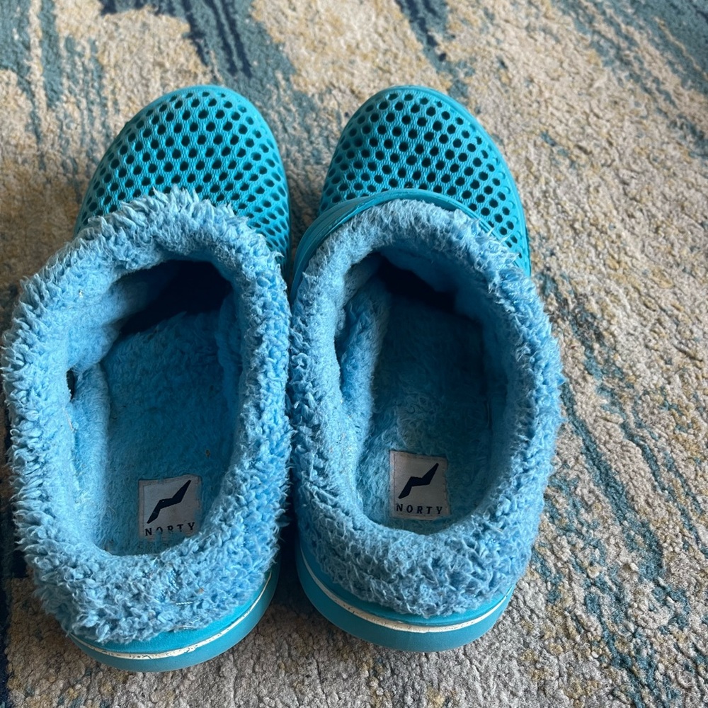 NOR Kids Aqua Blue Fuzzy Slippers